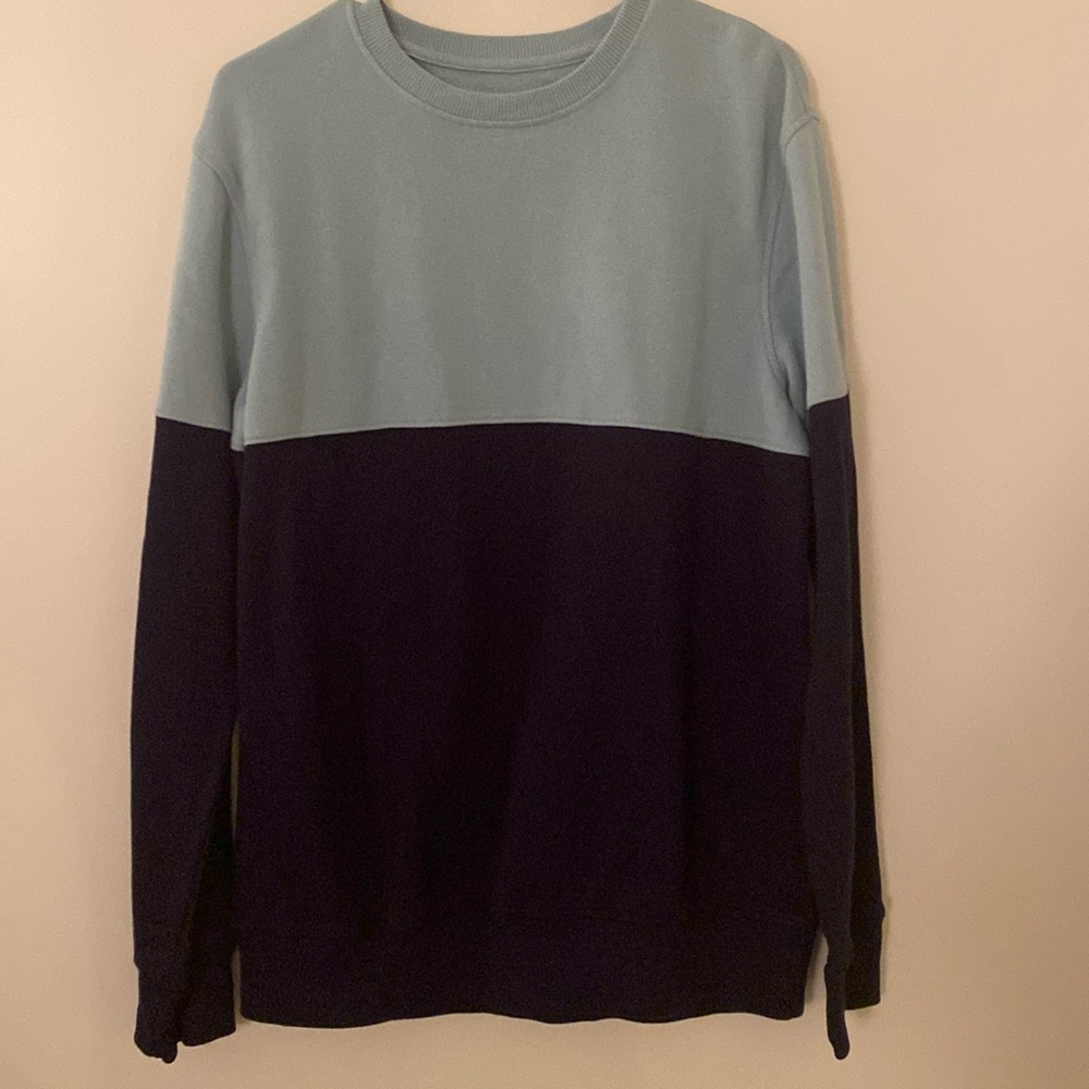 Good fellow two tone sweatshirt 💙